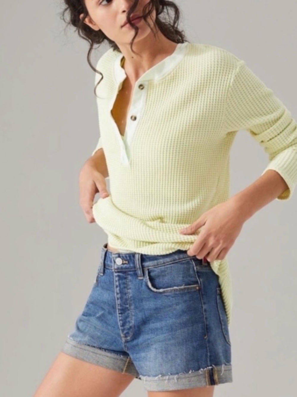 Anthropologie Pilcro Mid-Rise Slim Denim Shorts Size 29
